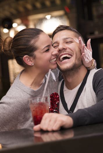 Las cartas para mejores amigas o amigos están llenas de sentimientos e historias que sólo ustedes dos conocen. Carta de amor a tu mejor amigo: dile que le quieres