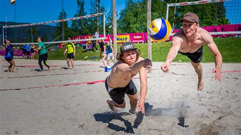 Sandvolleyball kvartfinaler menn eller håndball kvartfinaler kvinner. Bø, den lille studentbygda med de store mulighetene!