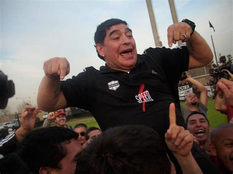 Deportivo riestra | dejaron en el camino a ferro, deportivo morón, san martín de san juan y defensores de belgrano, respectivamente. Riestra, un campeón motivado por Maradona y que brinda con ...