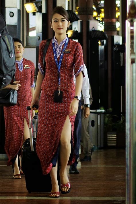 Pemakaman pramugari lion air endang, ibu korban pingsan. Tempat Sharing Foto Hasil Jepretan Sendiri: Pramugari Lion Air