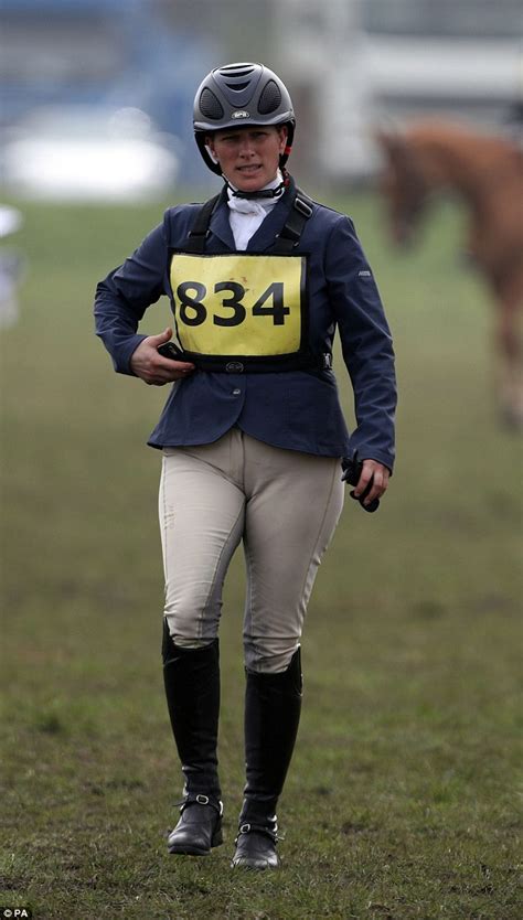 Zara tindall olympics / zara phillips misses out on rio. Zara Tindall competes in Tweseldown Horse trials | Daily ...