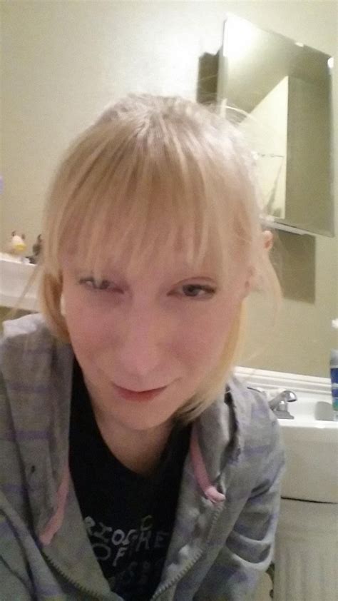 One really fun idea that i haven't seen very often is to have someone one way to really make your selfies stick out is to get rid of the cheesy 'extended arm in the photo. Toilet Selfies Is The Latest Trend 005 - FunCage