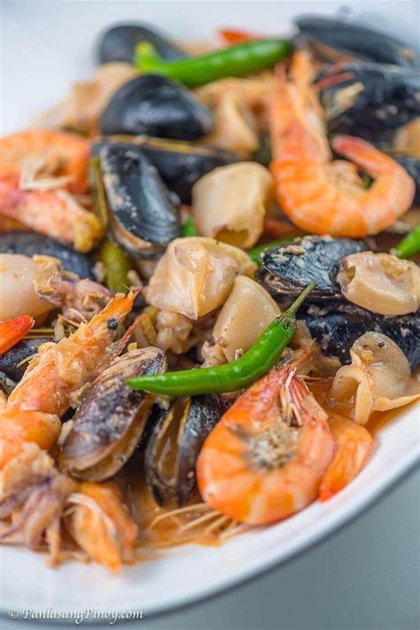 Toss in your red onion and bell pepper, both sliced, then cook until they begin to tenderize. Seafood Bicol Express - Panlasang Pinoy | Recipe | Mixed ...