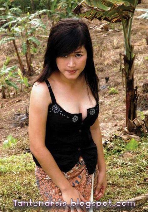 Gadis desa cantik pakai kemben : Tante Narsis: Foto Seksi Toge Montok Gadis Desa