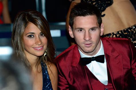 Lionel messi wiki 2019 girlfriend tattoo salary cars houses. Lionel Messi With long-time partner Antonella Roccuzzo ...