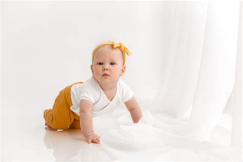 Die meisten fluggesellschaften begrüßen babys bereits ab einem alter von 2 wochen an board. Babys ab 6 Monate - Sitzalter - Fotoshootings und Galerien ...