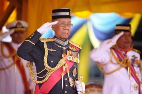 Kdymm tuanku abdul halim mu'adzam shah ibni almarhum sultan badlishah bersama dymm sultan johor sultan ibrahim ibni almarhum sultan iskandar. Sri Mersing: Kalimah Allah Hak Mutlak Umat Islam - Yang Di ...