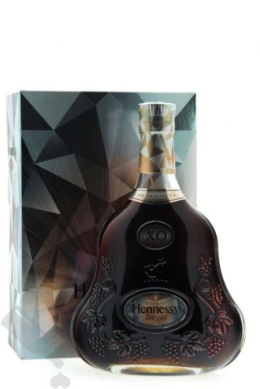 This limited edition gift set is for lovers of cognac perfecting their xo on ice experience. Hennessy XO Limited Edition 2019 order online | Passion ...