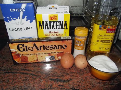 2º con el resto de la harina tamizada que habíamos reservado 3º otro con papel de cocina para depositar las porciones de leche frita La cuchara en la maleta: LECHE FRITA DE TURRÓN