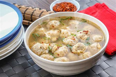 Resep makanan ini sangat mudah dibuta dan hanya membutuhkan dua bahan utama! Resep Bakso Ikan Kuah Pedas - Hijab Converse