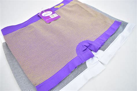 Le legging uni en coton est très confortable et laisse bébé. Caleçon Fille Motif Ligne Horizontal (x12) - Grossiste ...