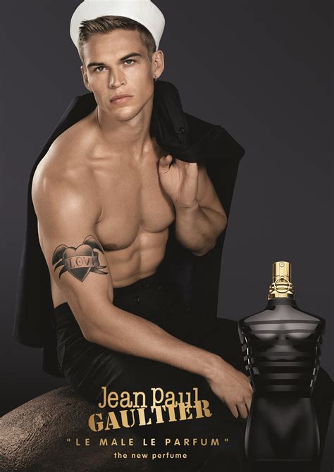A minty freshness with a masculinity of wooden notes, and finally, a touch of violet absolute. Le Male Le Parfum Jean Paul Gaultier Cologne - un nouveau ...