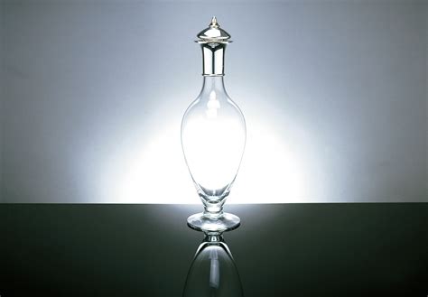 How does decantation work in a wine decanter? Curve Decanter - Martyn Pugh - Goldsmith & Silversmith