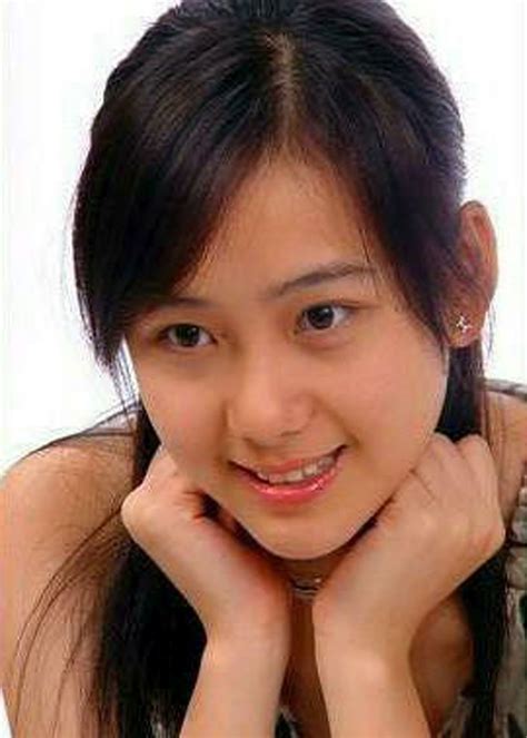Jun 12, 2021 · 4 gaya dewi perssik tampil glamor di panggung, cetar membahana! Cewek facebook 2012