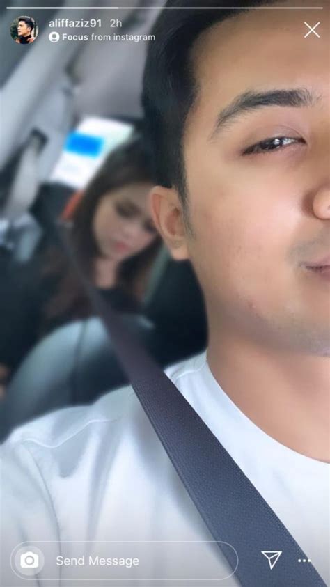 Sebulan sudah berlalu sejak aliff aziz dan bella astillah bercerai. FOTO Bergambar Mesra Rangkul Tangan, Aliff Aziz dan ...