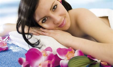 It is a unique healing massage derived from the ancient polynesians and more specifically the master healers of hawaii. Lomi Lomi Nui Massage in Laatzen