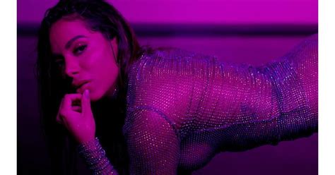 It was released as the extended play's lead single on 9 november 2018 through warner music brazil. Anitta lança três músicas de uma vez! Vem oucir Veneno ...