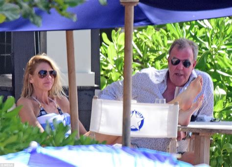 Jeremy clarkson's fans have been treated to a glimpse into the presenter's private life with his girlfriend lisa hogan on his latest tv series. Jeremy Clarkson and girlfriend Lisa Hogan dine in Barbados ...