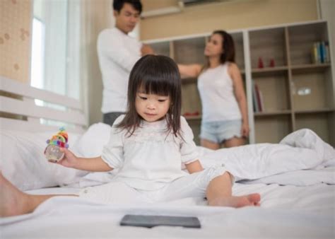Oleh karena itu, anda perlu. Kenali Ciri-ciri Autisme pada Anak dan Cara Merawatnya