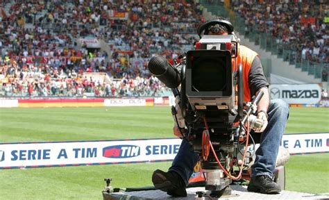 Tralasciando quelli illegali, esistono gli streaming. DIRETTA Calcio: Sampdoria-Napoli Streaming, Fiorentina ...