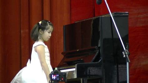 台中市重慶國小20週年才藝表演_鋼琴_鍵盤魅影_數蛤蟆_岸上波妞 - YouTube
