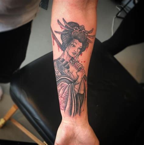 Often times they are worn on an entire limb and even the whole body, but you don't have to do that though. 50+ Japanese Geisha Tattoos For Women (2020)