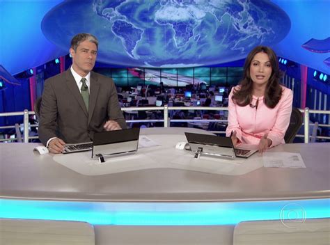 Assista aos melhores vídeos de entretenimento, esportes ao vivo, jornalismo e muito mais quando e onde quiser. Folha Política: 'O declínio do Jornal Nacional é ...