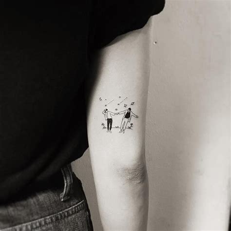Bu tarz dövmeler çok orijinal fikir bence. Mutluluğu Anlatan 30+ Minimal Dövme Modeli: Masa Tattooer ...