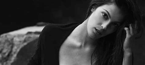 Since joining instagram iris mittenaere has posted around 1,374 photos and videos there altogether. Instagram: Iris Mittenaere dévoile son imposante poitrine ...