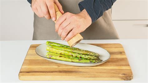 Erkennen wenn lachs gar ist. Spargel grillen mit dem MAGGI Kochstudio | maggi.de