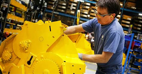 US industrial production fell 0.6% in March vs. 0.1% drop expected