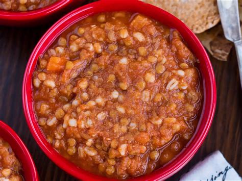 Homemade lentil soup that is light, hearty and healthy. Classic Easy Lentil Soup (one pot, vegan, oil free, low ...