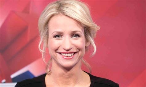 Vooralsnog hult journaalpresentatrice dionne stax zich in stilzwijgen over haar vermeende affaire met humberto, presentator van rtl late night. Dionne Stax reageert op ophef rondom affaire