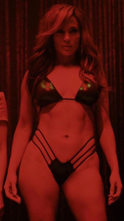 Hustlers shows how much harder the industry became for strippers after the 2008 stock market crash and the lengths some were willing to go to survive. Jennifer Lopez in Hustlers : Celebrity_Abs