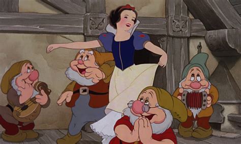 Blancanieves is a charming little spanish film with great cinematography, but never seems to really fit into the genre. ¡Disney no para! Confirman las grabaciones del live action ...