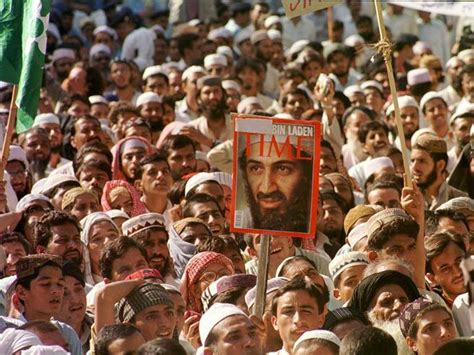 In sala dal 10 giugno il docu di balsamo e del grosso Afghanistan, 15 anni di guerra Le foto più significative ...