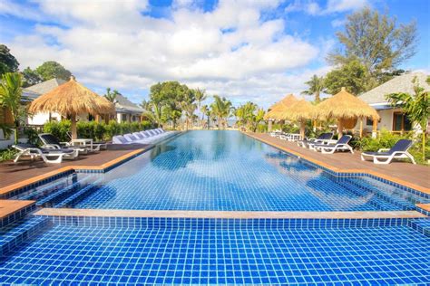 Ko lanta yai and ko lanta noi are connected by the siri lanta bridge opened in 2016. Lanta Casa Blanca: A Perfect Hotel in Koh Lanta - PlacesofJuma