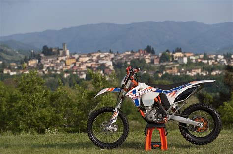 Do you have a question about the ktm 250 exc six days (2012) or do you need help? 2012 KTM 250 EXC-F Six Days - Moto.ZombDrive.COM