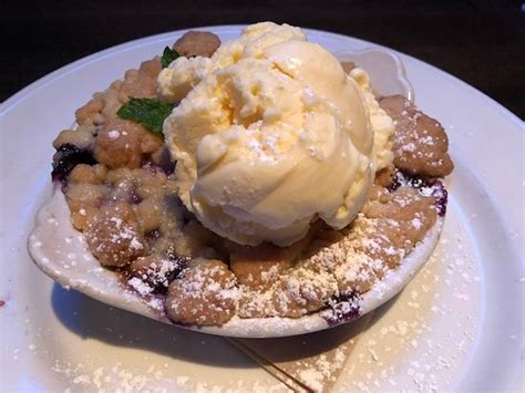 For a healthier version of chocolate bread pudding, turn to a recipe full of bittersweet chocolate and tart cherries. Yard House Bread Pudding Recipe / Copycat Golden Corral ...