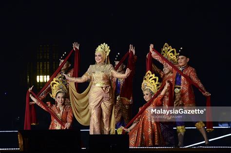 Konsert dato' sri siti nurhaliza and friends 2016. Persembahan Bertenaga Siti Nurhaliza di Konsert On Tour