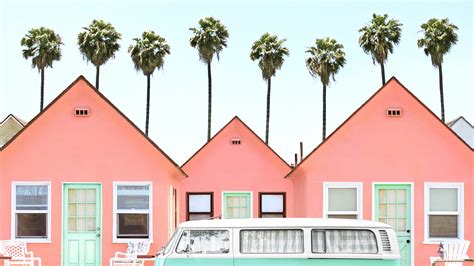 Thursday, july 30, 2020 13:59. Travel the World Like You're in a Wes Anderson Movie