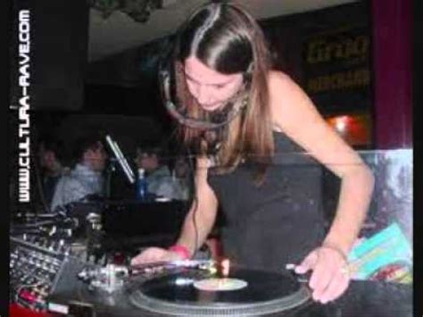 Amidst an endless army of djs, laura jones´s light shines bright through the underground. Dj Laura Lara - Live set Discoteca Revival 2007.Montesinos.Alicante - YouTube