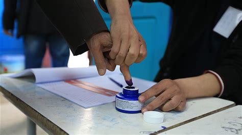 The election was held roughly three months after russians voted in favor of establishing a presidency and holding direct elections in a referendum held in march that year. Tunus'ta cumhurbaşkanlığı seçimi için 98 adaylık başvurusu
