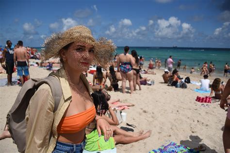 Spring break is that one week a year when you can really let loose as a student and take a break from school, let go of your boyfriend & girlfriend worries college spring break is seen as a rite of passage for students at us universities that began in the 1960's and has become an icon of fun in the sun. Photos: Spring Break on Fort Lauderdale Beach 2020