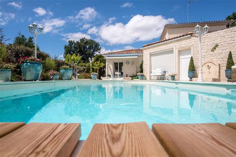 Pompe piscine, robot de piscine, filtre piscine, produits d'entretien, jeux piscines. Une piscine coque pas cher ? Découvez le configurateur ...