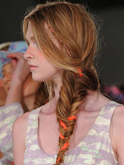 Create the braided hair styles you want with karen's detailed instructional material with french braid instructions for hair braids for kids, for short hair, formal hair styles, prom hair styles as well as wedding hair styles. Тенденция: косы и плетения | Buro 24/7