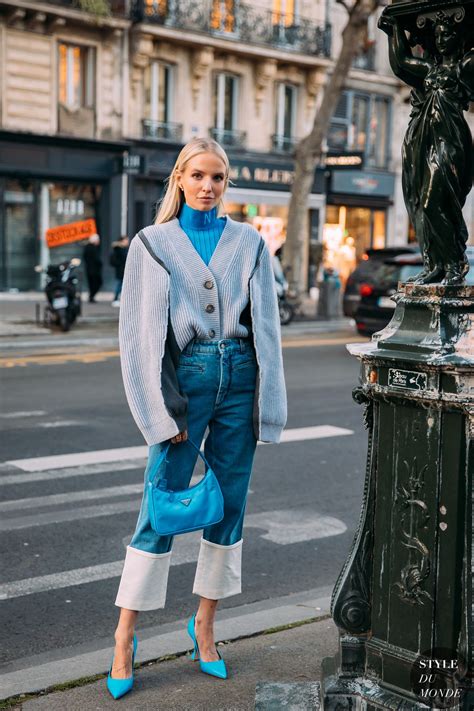 Over the past few weeks, however, a new trend has emerged that's all about documenting street style, specifically chinese street style. Haute Couture Spring 2020 Street Style: Leonie Hanne ...