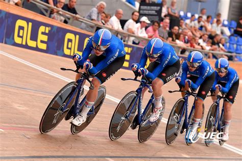 Vi sono numerose tipologie di gara nel ciclismo su pista: Europei Giovanili, inseguimento a squadre: oro per Elisa ...