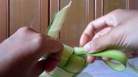 Maybe you would like to learn more about one of these? Step by step menganyam ketupat bawang - YouTube