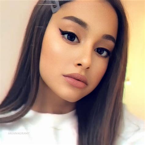 Ariana grande criticized girls on tiktok who do impressions of her by doing the cat valentine voice and wearing winged eyeliner and a sweatshirt. the singer reposted a comedic video from actor and writer jordan firstman, who said that turning movie and tv clips into memes is b. Ariana Grande: Γιόρτασε τα γενέθλια της "φορώντας" τις ...